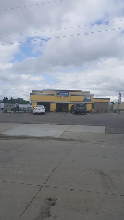 Travelodge By Wyndham Grand Forks Extérieur photo