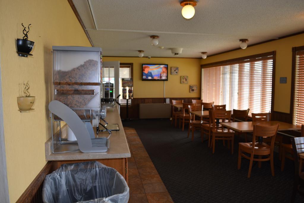Travelodge By Wyndham Grand Forks Extérieur photo