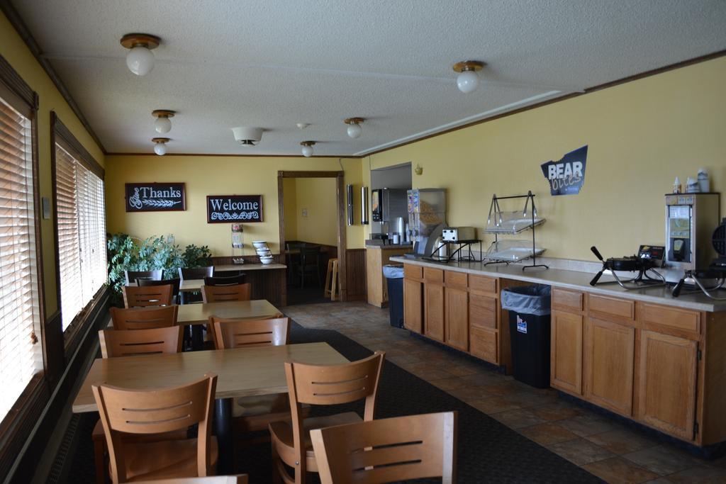 Travelodge By Wyndham Grand Forks Extérieur photo