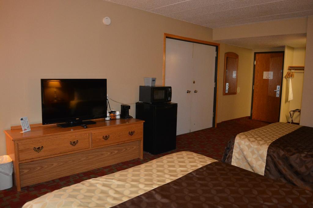 Travelodge By Wyndham Grand Forks Extérieur photo