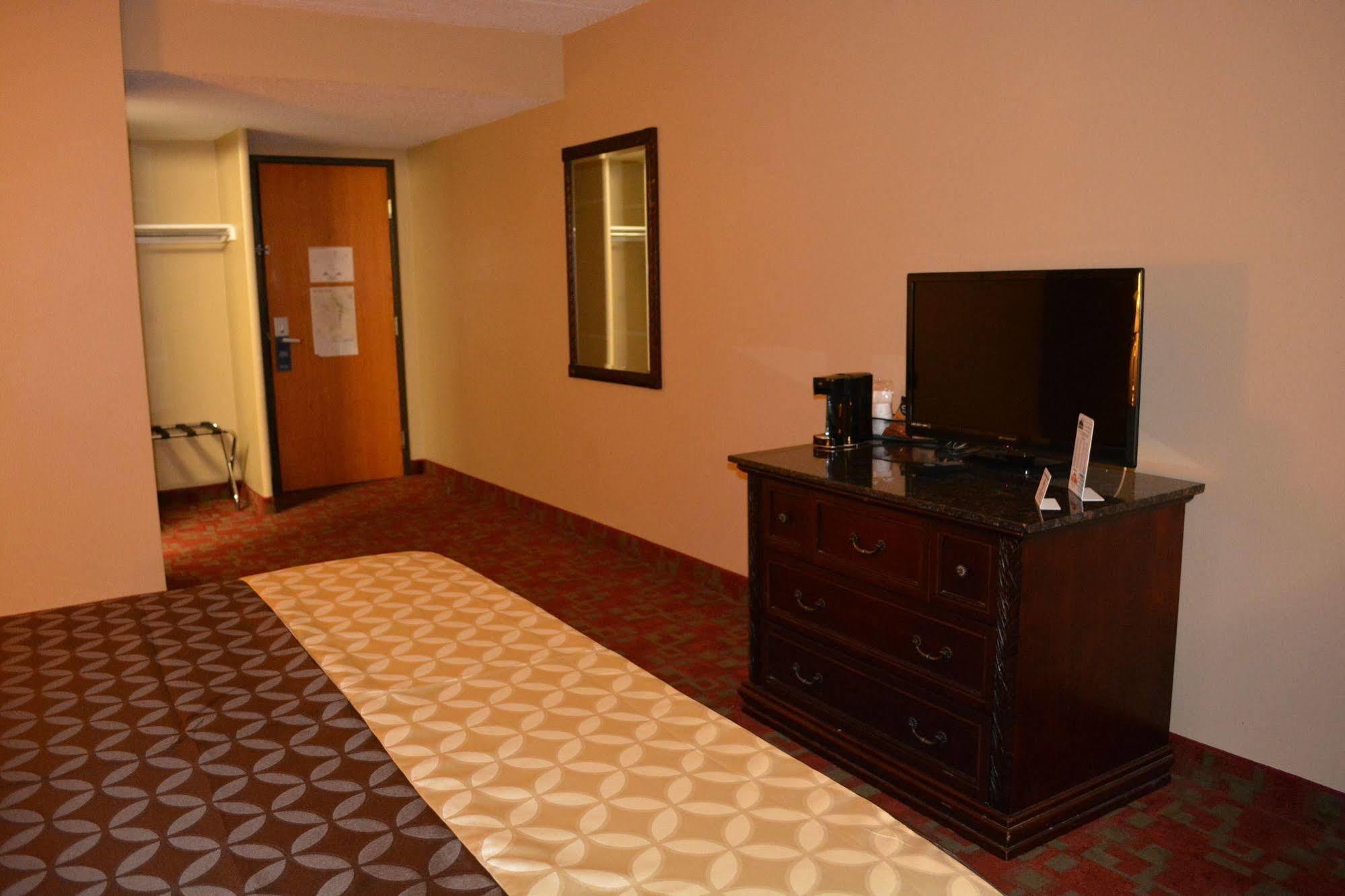 Travelodge By Wyndham Grand Forks Extérieur photo