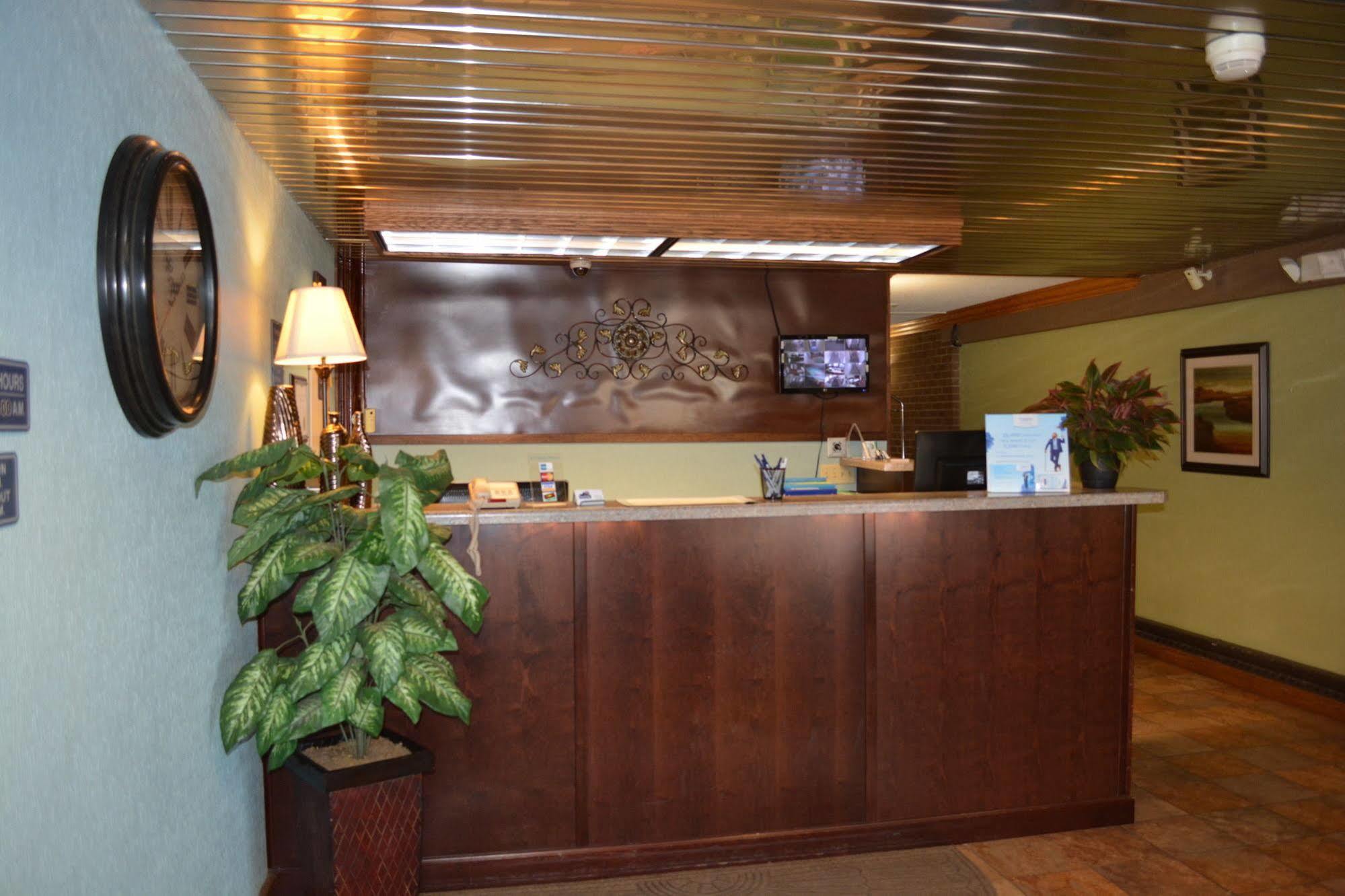 Travelodge By Wyndham Grand Forks Extérieur photo