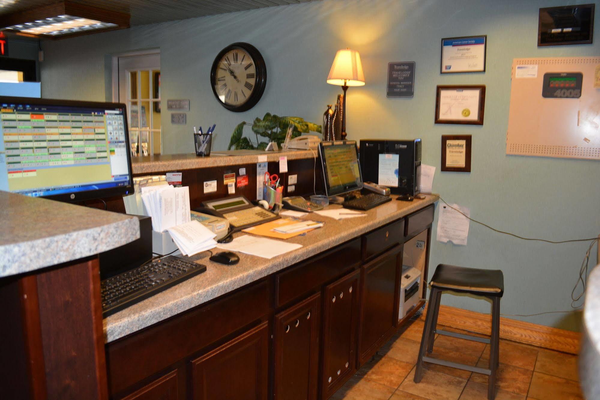 Travelodge By Wyndham Grand Forks Extérieur photo